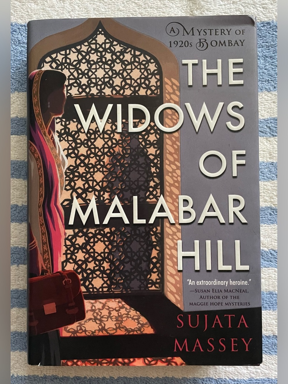 The Widows of Malabar Hill (A Perveen Mistry Novel)